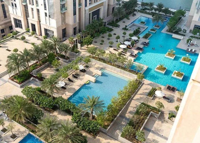 Classy Home In Dubai Center